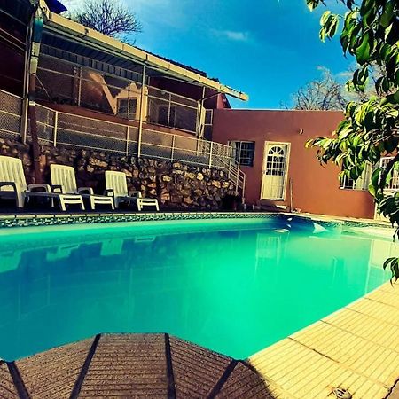 Yoieli Guest House Уиндхоек Екстериор снимка