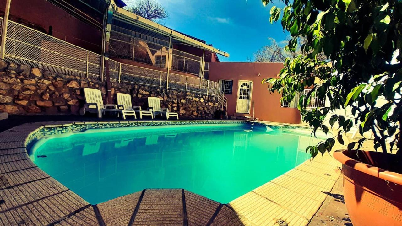 Yoieli Guest House Уиндхоек Екстериор снимка