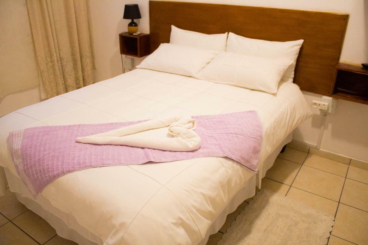 Yoieli Guest House Уиндхоек Екстериор снимка