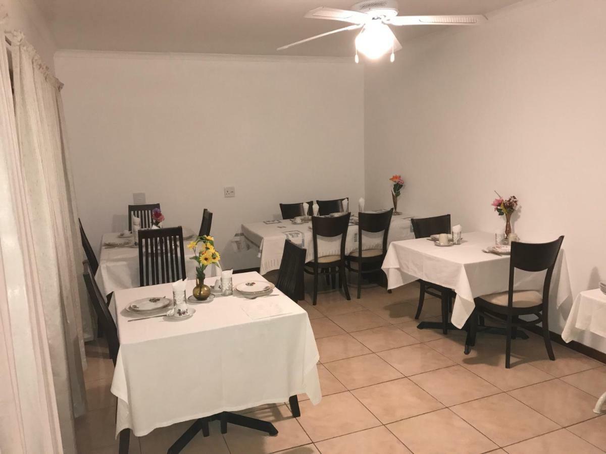 Yoieli Guest House Уиндхоек Екстериор снимка